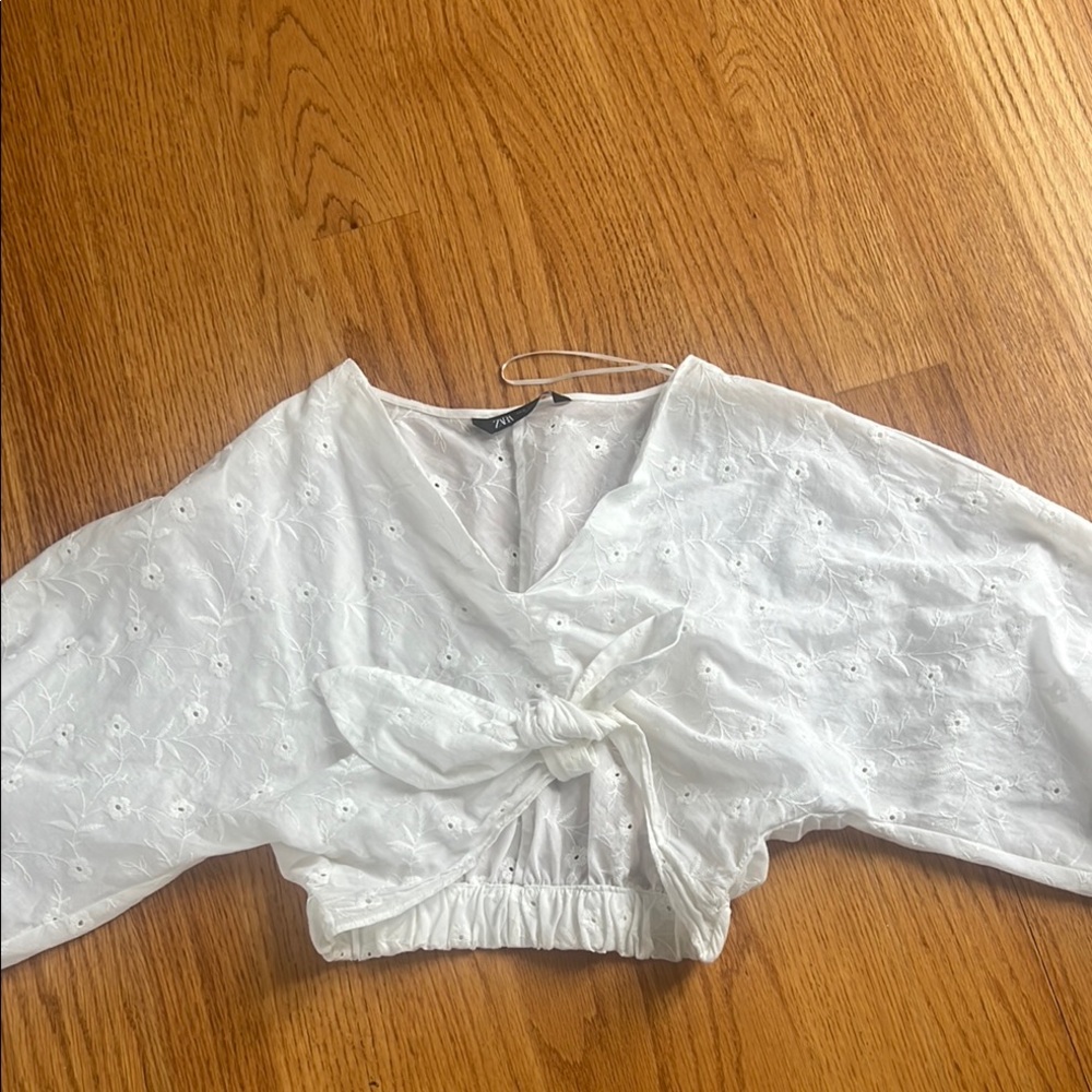 Zara cropped eyelet bow top White Floral Embroidered xs